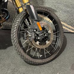 2025 BMW Motorrad R 12 Black