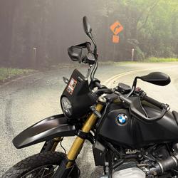 2025 BMW Motorrad R 12 Black