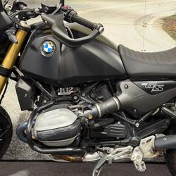 2025 BMW Motorrad R 12 Black