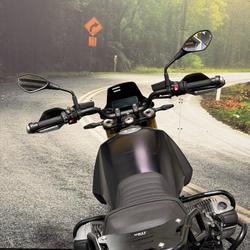 2025 BMW Motorrad R 12 Black
