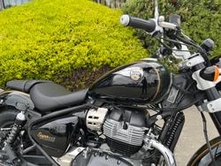 2026 Royal Enfield SUPER METEOR 650 Interstella Green