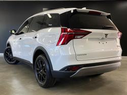 2025 Mahindra XUV700 AX7L