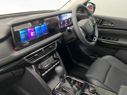 2025 Mahindra XUV700 AX7L