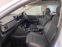 2025 Mahindra XUV700 AX7L