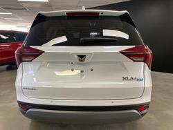 2025 Mahindra XUV700 AX7L