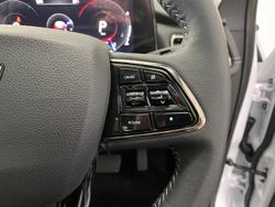 2025 Mahindra XUV700 AX7L