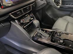 2025 Mahindra XUV700 AX7L