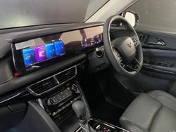 2025 Mahindra XUV700 AX7L