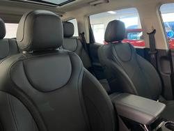 2025 Mahindra XUV700 AX7L