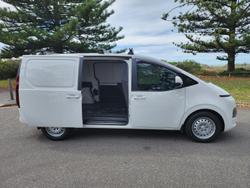 2024 Hyundai STARIA LOAD
