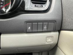 2017 Kia Carnival SLi YP MY18 Snow White Pearl