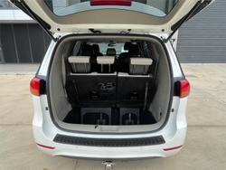 2017 Kia Carnival SLi YP MY18 Snow White Pearl
