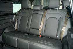 2025 Land Rover Defender 90 D250 S