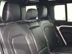 2025 Land Rover Defender 110 D350 X-Dynamic SE