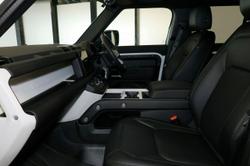 2025 Land Rover Defender 110 D350 X-Dynamic SE