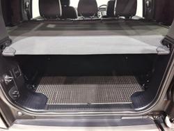 2025 Land Rover Defender 110 D350 X-Dynamic SE