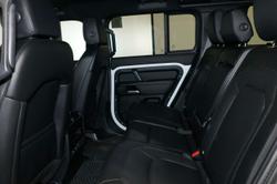 2025 Land Rover Defender 110 D350 X-Dynamic SE