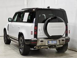2025 Land Rover Defender 110 D350 X-Dynamic SE