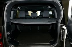 2025 Land Rover Defender 110 D350 X-Dynamic SE