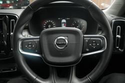 2018 Volvo XC40 T5 Momentum