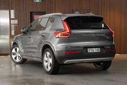 2018 Volvo XC40 T5 Momentum