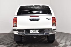 2015 Toyota Hilux SR5