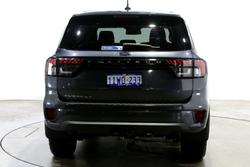 2025 Ford Everest Platinum