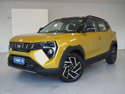 2025 Mahindra XUV3XO AX7L