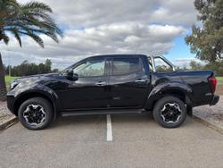 2025 Nissan Navara ST-X