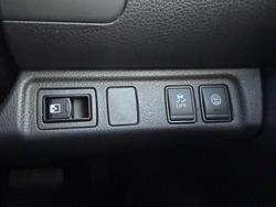 2025 Nissan Navara ST-X