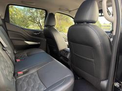 2025 Nissan Navara ST-X