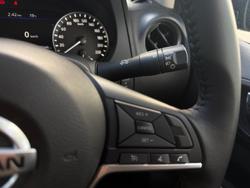 2025 Nissan Navara ST-X