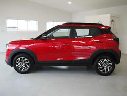 2025 Mahindra XUV3XO AX5L