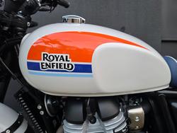2025 Royal Enfield 2025 Royal Enfield 650CC Classic 650 Base WHITE