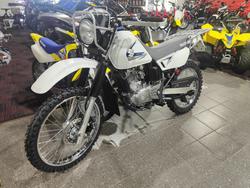 2025 SUZUKI TROJAN (DR200SE) FARM WHITE