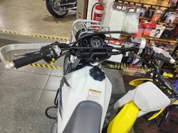 2025 SUZUKI TROJAN (DR200SE) FARM WHITE