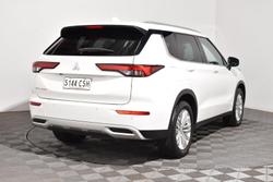 2022 Mitsubishi Outlander LS