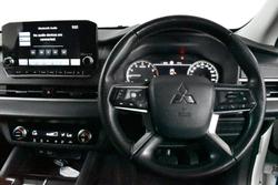 2022 Mitsubishi Outlander LS