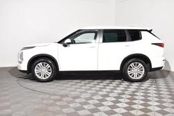 2022 Mitsubishi Outlander LS