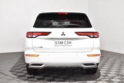 2022 Mitsubishi Outlander LS