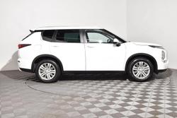 2022 Mitsubishi Outlander LS