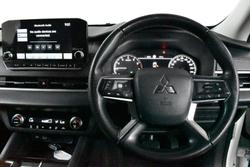 2022 Mitsubishi Outlander LS