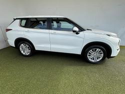 2022 Mitsubishi Outlander ES