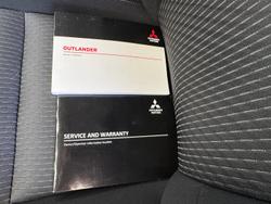 2022 Mitsubishi Outlander ES