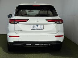 2022 Mitsubishi Outlander ES
