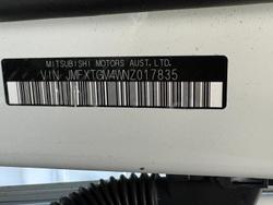 2022 Mitsubishi Outlander ES