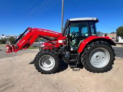 Massey Ferguson 5712S