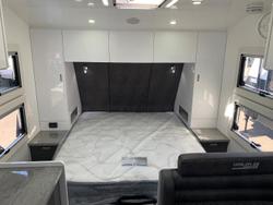 2026 Urban Caravans X-Terrrain 20 Club Louunge