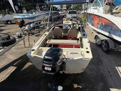 2001 QUINTREX 4.10 Bermuda Islander