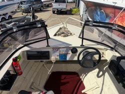 2001 QUINTREX 4.10 Bermuda Islander